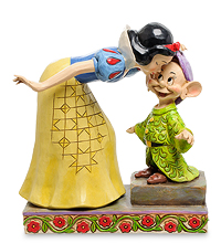 Disney-4043650 Фигурка "Белоснежка и Простачок (Нежное прощание)"