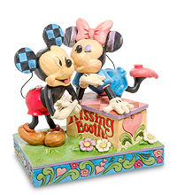 Disney-6000970 Фигурка "Микки и Минни (Будка поцелуев)"